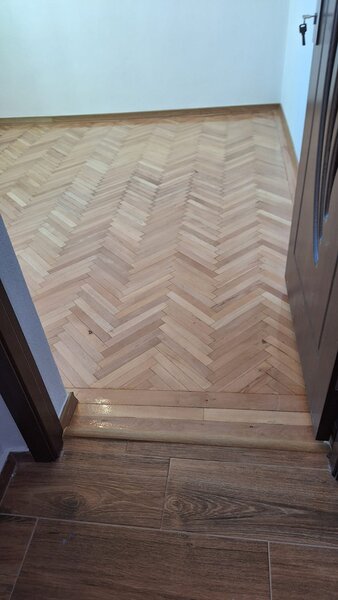 Ramnicu Valcea Central, langa Piata centrala